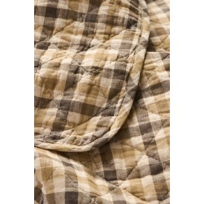 Ib Laursen -Quilt med brunt ternet mnster - 130 x 180 cm