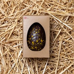 P�skegave med Anker Chokolade og blomster