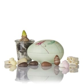 Cocoture - 142g mix � marcipan�g, p�skeskum & fransk nougat i gr�nt metal�g med blomster