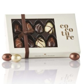 152g mix � 8stk. fyldte choko�g, nye folie�g i hvid Cocoture �ske