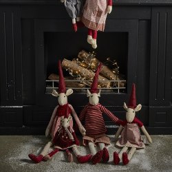 Speedtsberg - Julemus Noa &amp; Nelli (siddende) 2 varianter 35 cm stof - 1 stk.