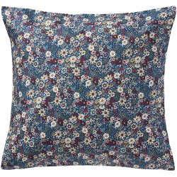 Ib Laursen -  Pudebetr�k bl� med off white, r�de, bl� og rosa blomster - 60x60 cm.