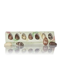 L�kker gavekurv med chokolade, lakrids og andre l�kkerier.