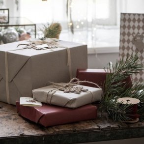 KALENDER FYLDT MED JULEOPH�NG - 24 dage
