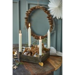 Ib Laursen Adventstage til 4 bedelys med hulmnster i siderne og fast bund