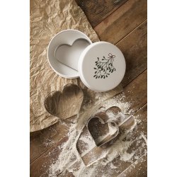 Ib Laursen Dse med 3 hjerte-kageudstikkere, mistelten p lget