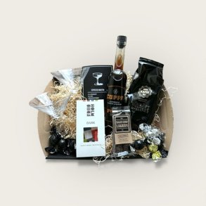 Espresso martini gavekurv med l�kkerier og glas.