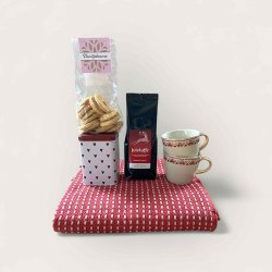 Gave - plaid, krus, kagedse, smkager og  kaffe