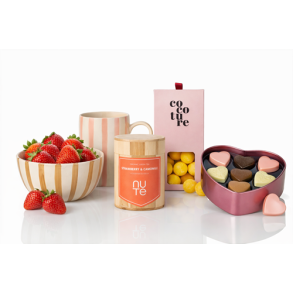 Gavekurv med krus, sk�l og ren k�rlighed (uden jordb�r)