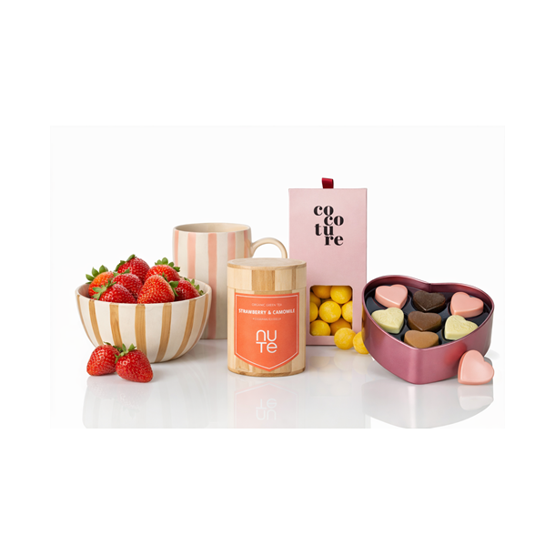 Gavekurv med krus, sk�l og ren k�rlighed (uden jordb�r)