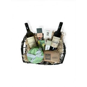 Bastkurv med vin og danske l�kkerier