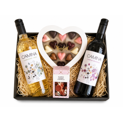 Gavekurv med vin, chokolade og karamel