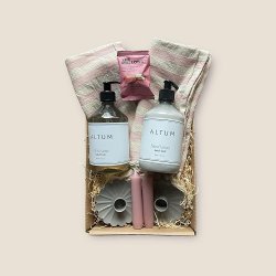 Gave med h�ndpleje og hygge