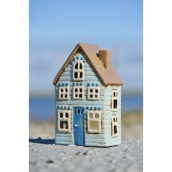 Ib Laursen Hus til fyrfadslys Visby bl dr brunt tag