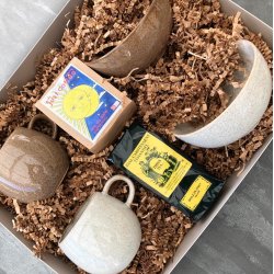 Lkker kurv med kaffe, te og Addison keramik 