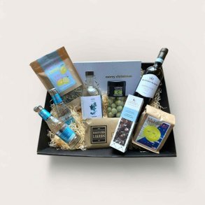 Luksus gavekurv med god vin, gin, kaffe og masser af lkkerier