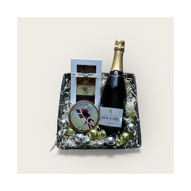 Nyt�rskurv med champagne, karameller og l�kker chokolade
