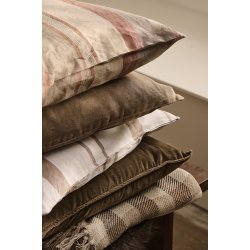 Ib Laursen Plaid - tppe med natur, beige og brune tern 130x160 cm.
