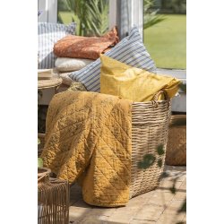 Ib Laursen Pudebetrk Andrea gul med hvide blomster 50 x 50 cm.