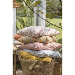 Ib Laursen Pudebetrk Andrea gul med hvide blomster 50 x 50 cm.