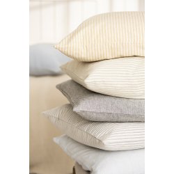 Ib Laursen Pudebetrk Otto natur med smalle stvgrnne striber 50 x 50 cm.