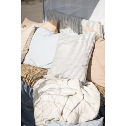 Ib Laursen Pudebetrk lysebl med tynde beige striber 50x70 cm