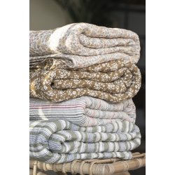 Ib Laursen Quilt grnne, hvide, beige og gr striber 130x180cm.