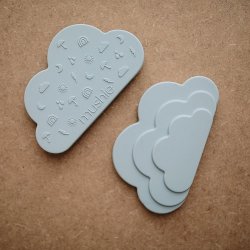 Mushie bidering formet som lysebl sky 