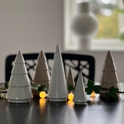 Ib Laursen Juletr porceln kegleformet 9 cm grbrun